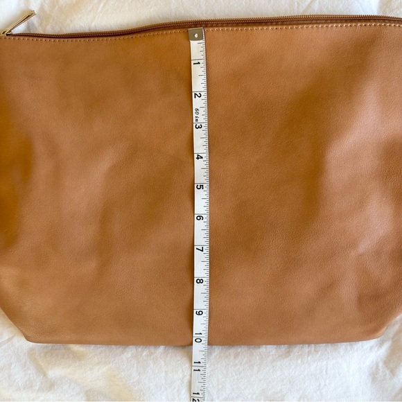 Faux leather clutch - Picture 3 of 6